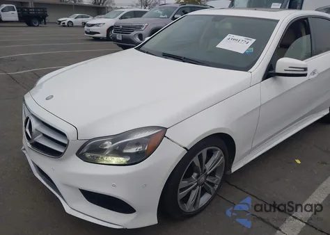 2014 Mercedes-Benz E 350 z USA, uszkodzony, nr VIN WDDHF5KB8EA806107